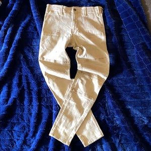 HOLLISTER KHACKI SKINNY PANTS.FRONT & BACK POCKETS